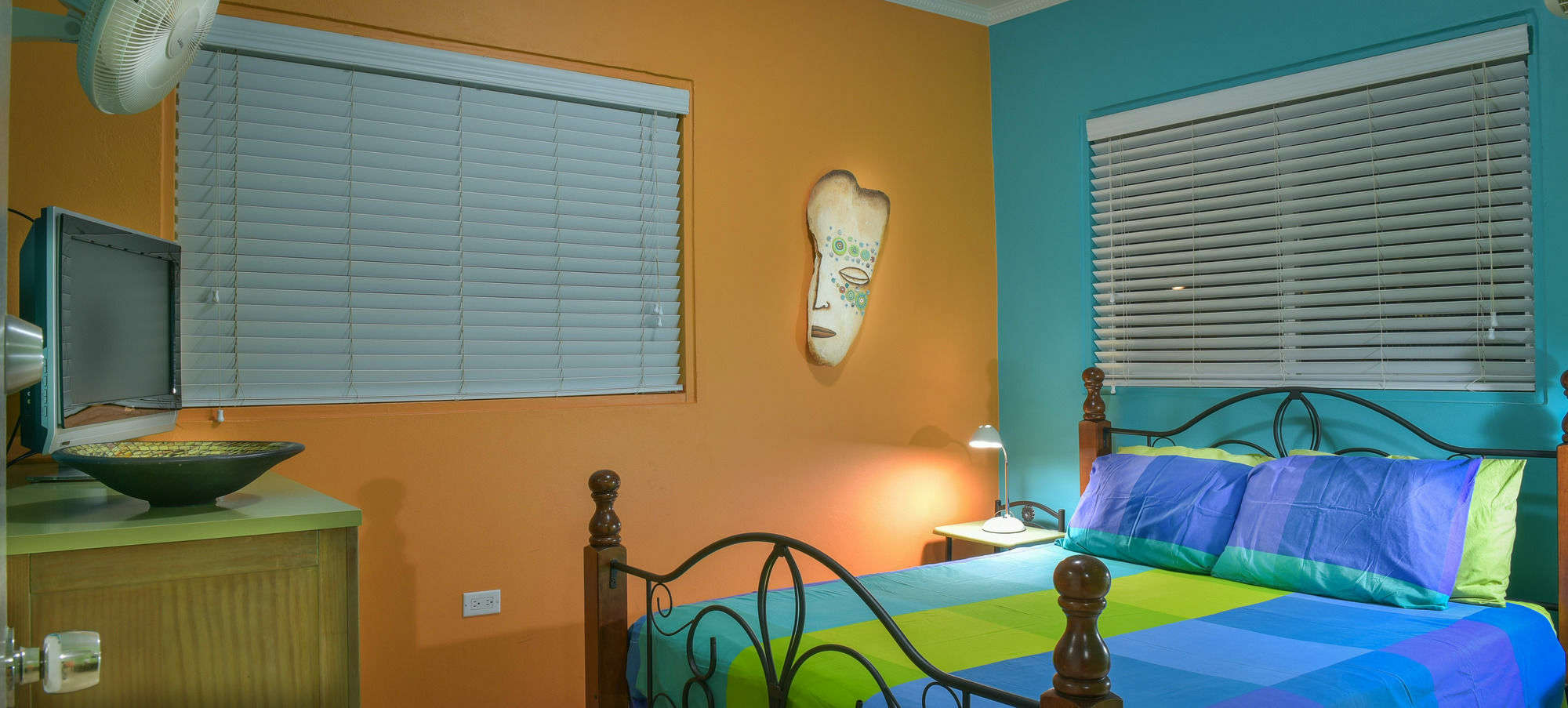 Little Paradise Aruba Vacation Apartments Palm Beach Exterior photo